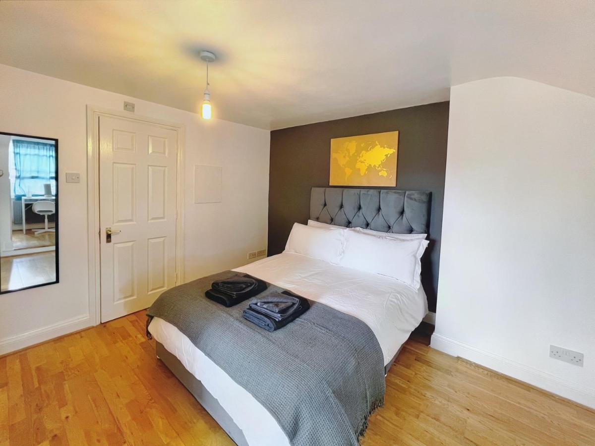 Lovely 2-Bedroom Serviced Apartment Greater London Exterior foto