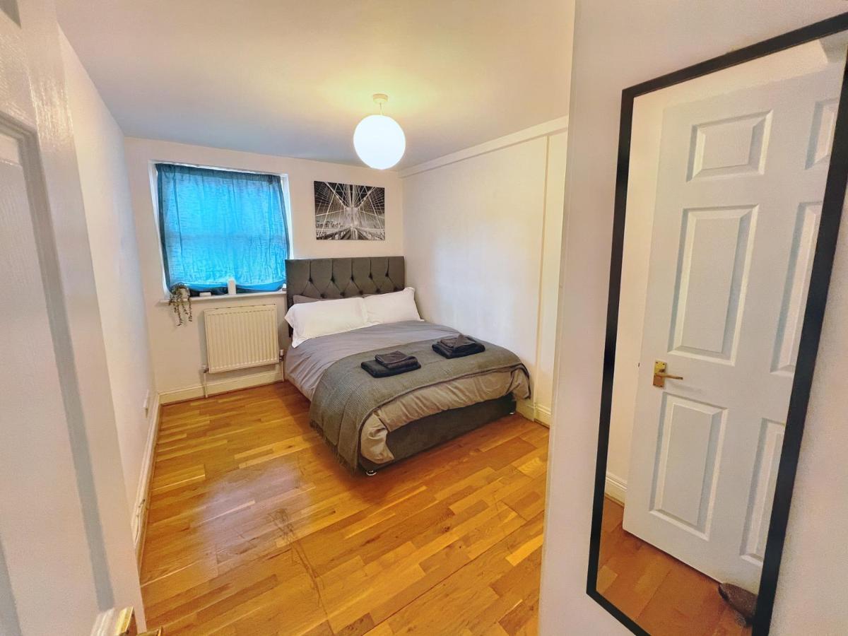 Lovely 2-Bedroom Serviced Apartment Greater London Exterior foto